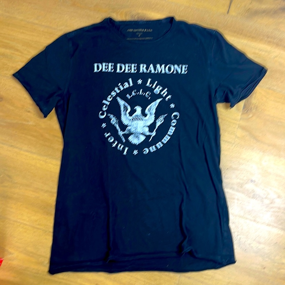 Mens John Varvatos t shirt Dee Dee Ramone. Size medium